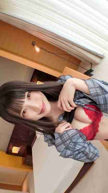 [UNCENSORED-LEAK] SIRO-5581 "A beautiful girl from every angle! This model-worthy cutie isn't satisfied with masturbation so she applied?! She squirts even when masturbating! She can't stop squirting during sex! She overflows again and agai